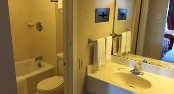 Executive Inn & Suites Beeville Exterior foto